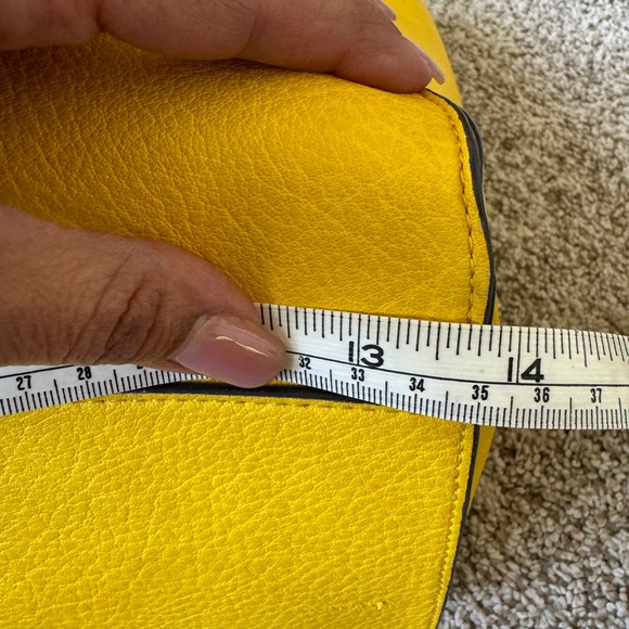 Calvin Klein crossbody/shoulder bag. Perfect for summer. - Picture 3 of 8